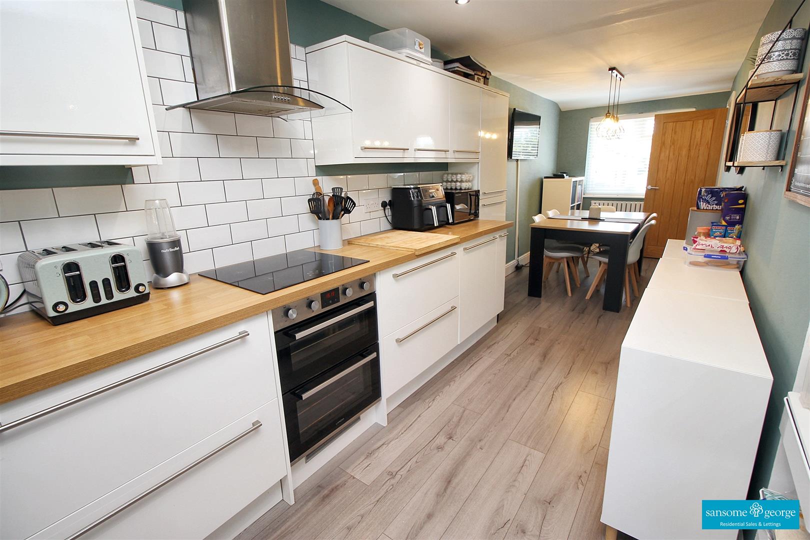 3 bed property in Dell Road, Reading